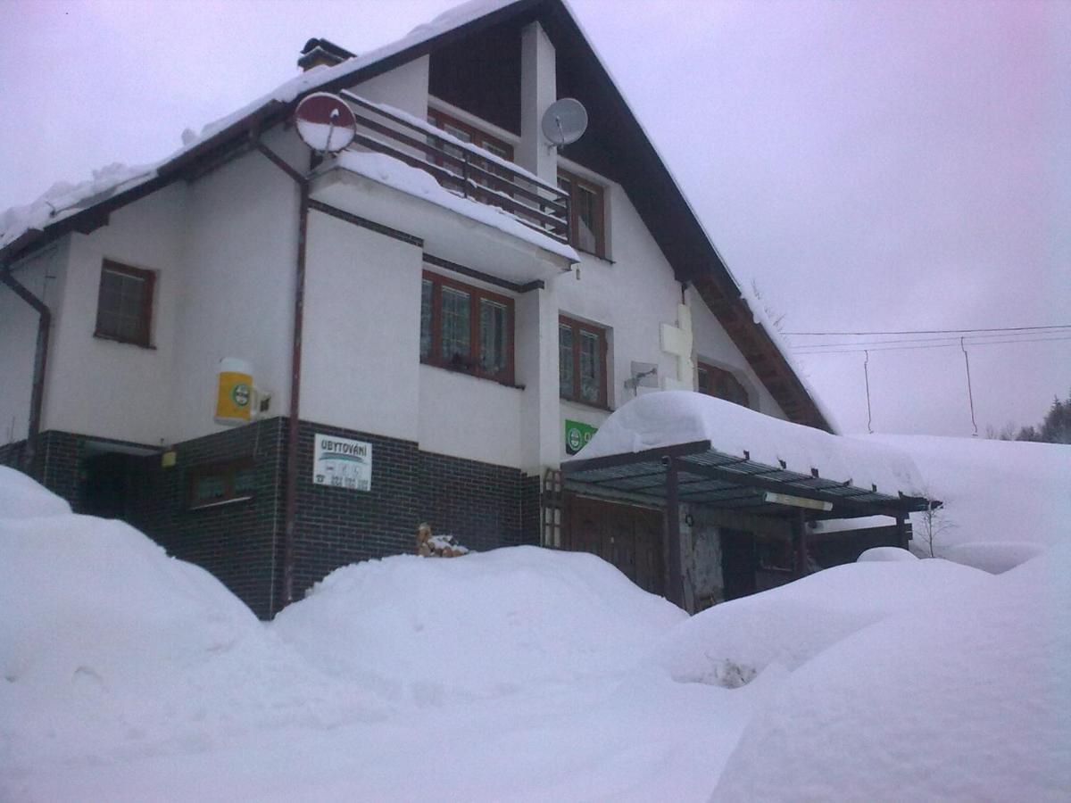 Penzion Pod Paprskem Staré Mesto Exterior foto